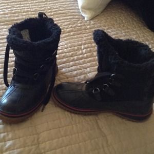 Winter shortie boots