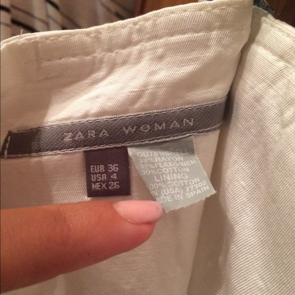 Beautiful white pleated Zara skirt - Picture 3 of 4