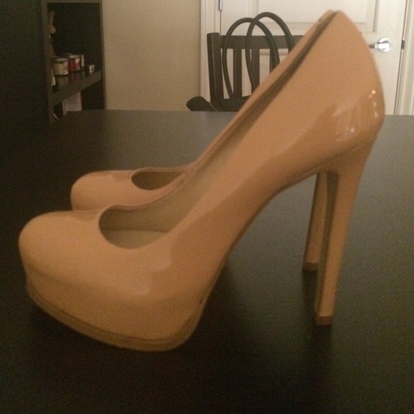 Kelsi Dagger Nude Pumps- Size 6