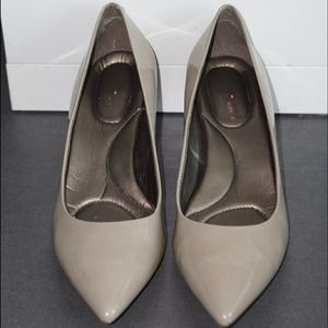 🚫Sold in Bundle🚫Low heel work pumps.