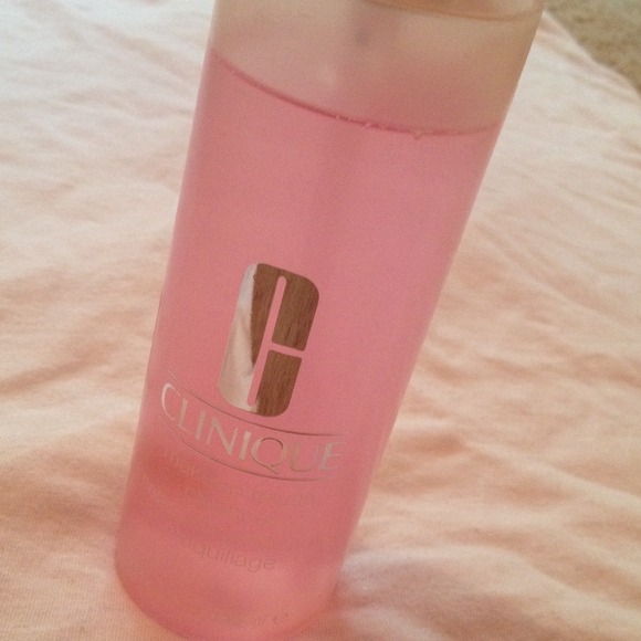 Clinique makeup brush cleanser spray