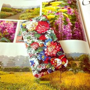 NASTY GAL Field flowers iPhone 5 case