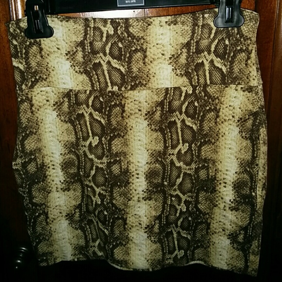 🌟SALE🌟 Snake skin print bodycon skirt