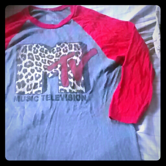 MTV 3/4 sleeve shirt