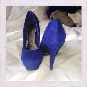 Royal blue pumps