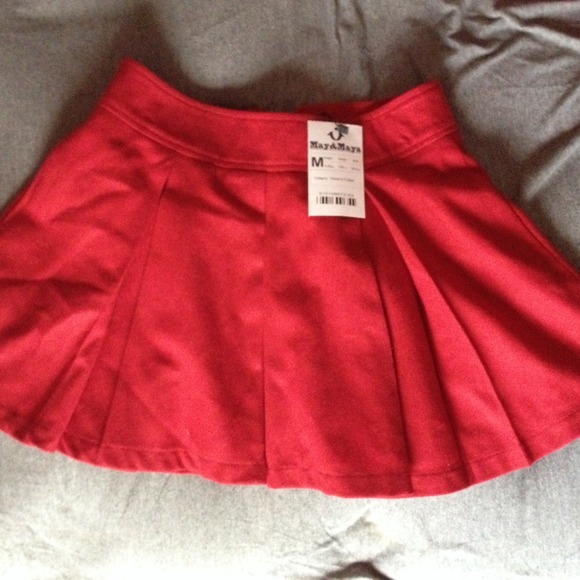 Dresses & Skirts - Red short skater skirt
