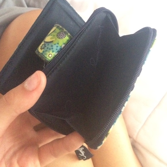 Vera Bradley wallet - Picture 3 of 3