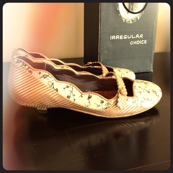 Bohemian style ballerina flats
