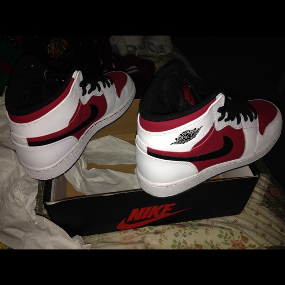 Carmine ones - Picture 1 of 4