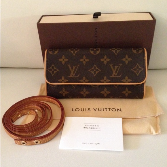 ( SOLD ) Authentic Louis Vuitton Pochette PM