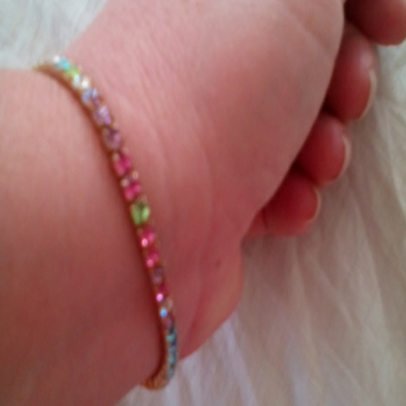 Jewel Bracelet Flexible Flattering Comes w box - Picture 4 of 4