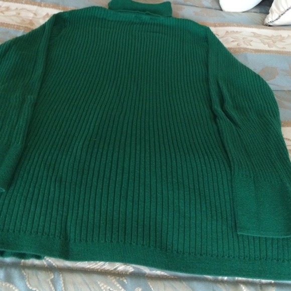 Green turtleneck sweater
