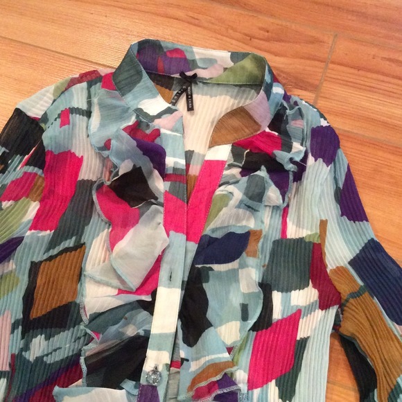 Colorful button down top - Picture 2 of 2