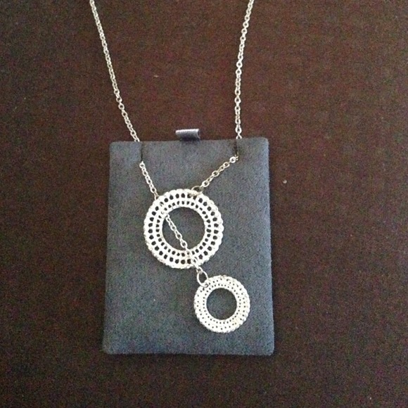 Necklace. - Picture 2 of 2