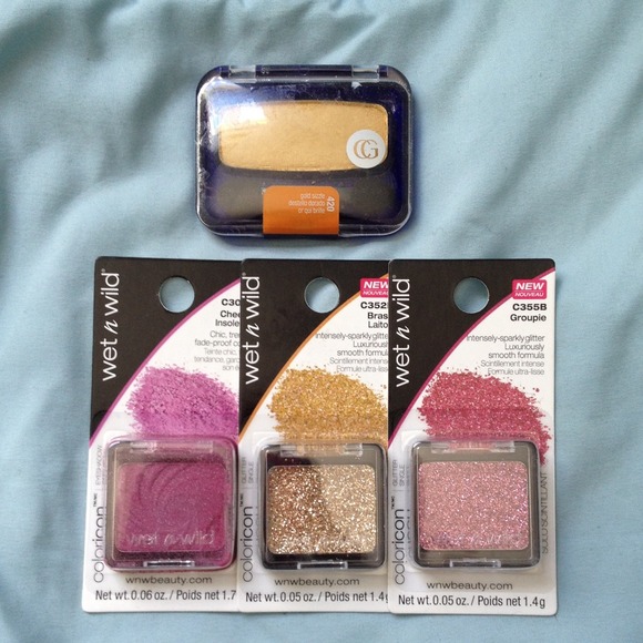 Make-up - Picture 2 of 2