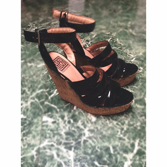 Pour La Victoire Black Cork Wedges - Picture 1 of 3