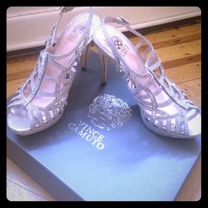 Vince Camuto Janene Heel