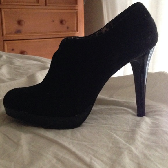 Style & Co Black Booties Sz 9M. - Picture 2 of 4
