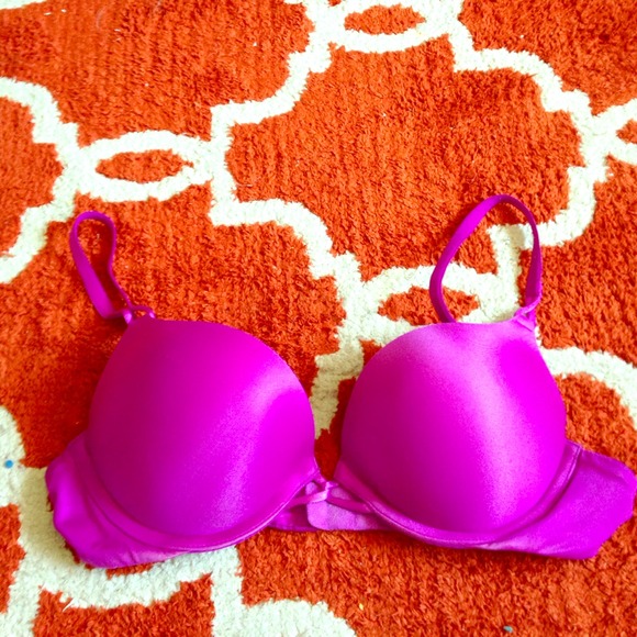Sexy Victoria's Secret Miraculous Plunge Bra