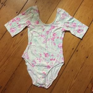 SALE! 🎉BRAND NEW woman's bodysuit onesie