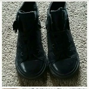 Black converse and h&m skinny jeans bundle