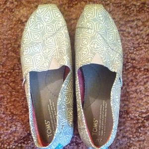 TOMS Shoes