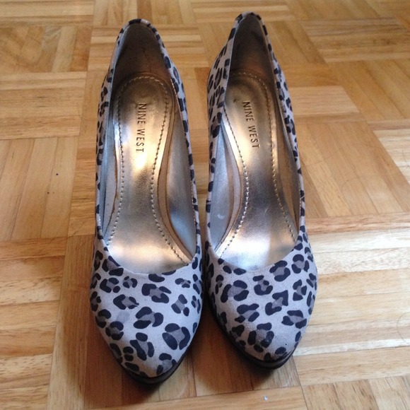 Nine West Leopard Print Pumps - Like New! 👠 - Picture 2 of 3