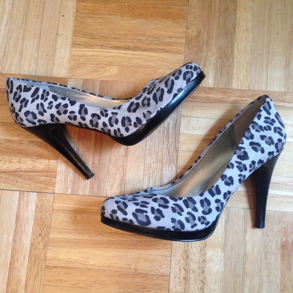 Nine West Leopard Print Pumps - Like New! 👠 - Picture 3 of 3