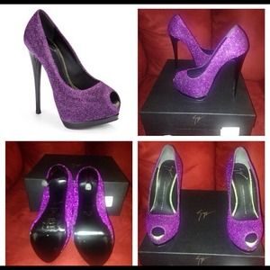 Giuseppe Peep toe Pump