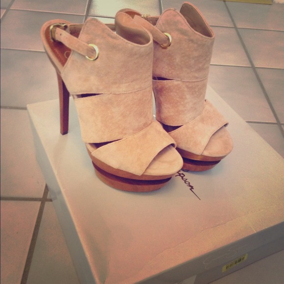 Jessica Simpson Pumps