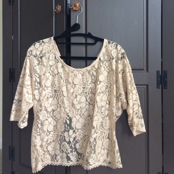 Beautiful lace top - like new