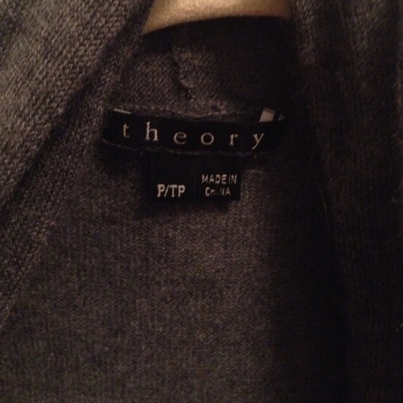 Theory 100% Cashmere Cascade vest - Picture 2 of 2