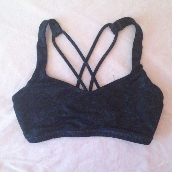 🌻TRADED🌻 Lululemon free to be sports bra - Picture 1 of 2