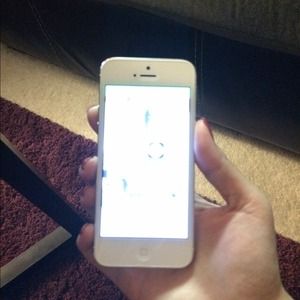 White iphone 5 16 GB unlocked. Brand new!