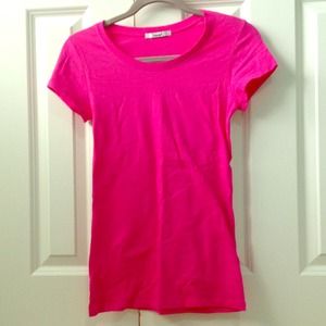 Magenta tee