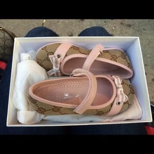 Gucci shoes for girls size 8