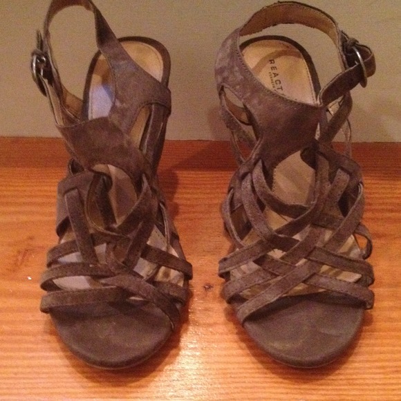 Reaction Kenneth Cole Suede Sandals