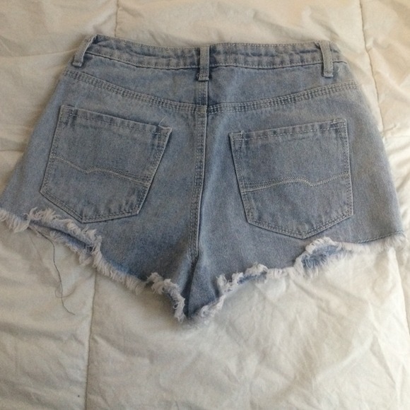 Cute high waisted shorts - Picture 2 of 4