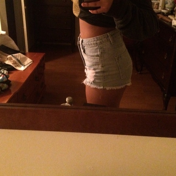 Cute high waisted shorts - Picture 4 of 4