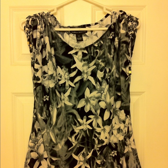 Semi-sleeveless shirt/ tank