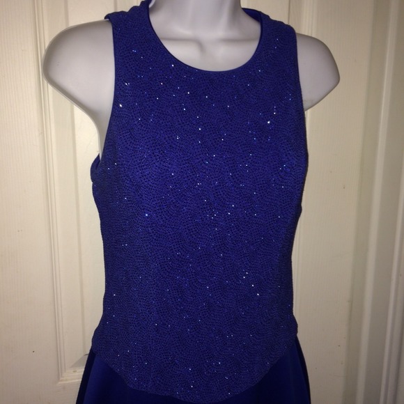 Formal Dress - Absolutely stunning - Picture 10 of 15