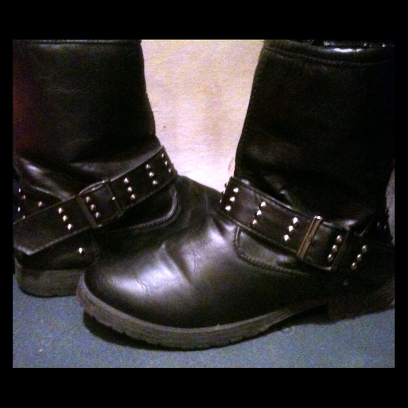 Black studded moto boots!