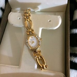❤️Bulova ladies diamond and gold watch❤️