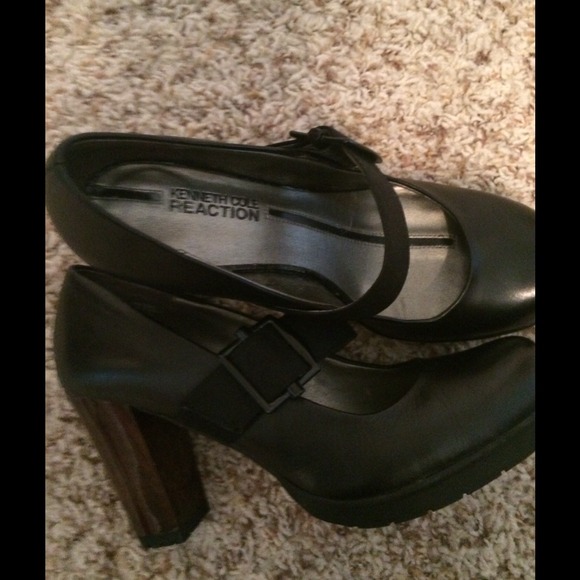 Kenneth Cole shoes - Picture 2 of 4
