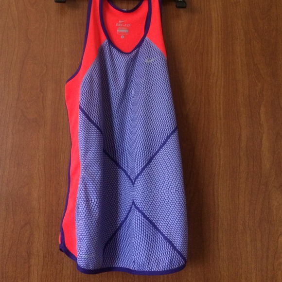Nike Tops - Nike women's tank