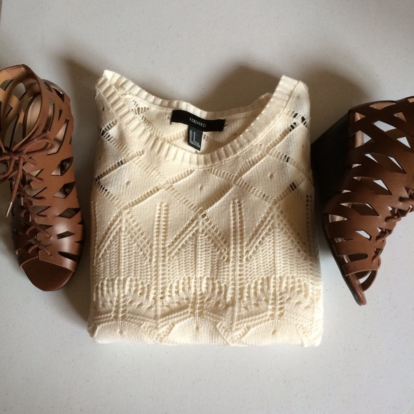 Forever 21 Sweaters - ❌SOLD❌ Oversized cream sweater