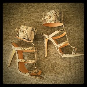 NWB Shoedazzle Arlyn Heel 4.5 inches