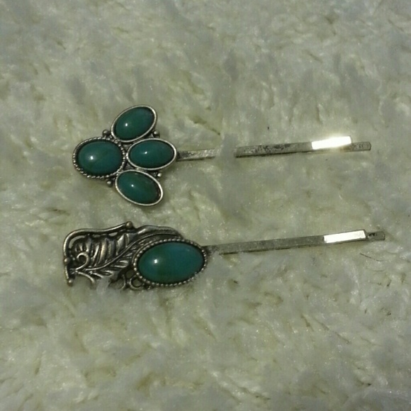 Accessories - Set of two hair pins with turquoise gems