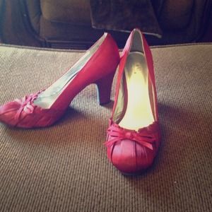 Red Heels with Bows!