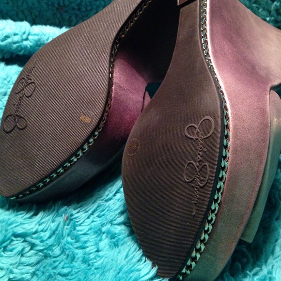 Ombre T-Strap High Wedge Peep Toe Mule w. Gold Buckle & Chain Detail - Picture 2 of 4